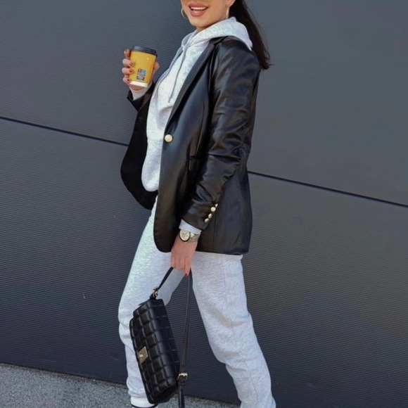 Zara faux leather blazer with gold button - Picture 13 of 15